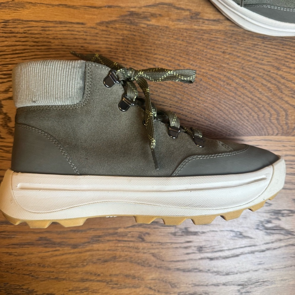 Sorel Women's Ona 53‎ Hiker  Olive High-Top Sneakers Boots hiking Women’s 9.5 - Picture 5 of 11